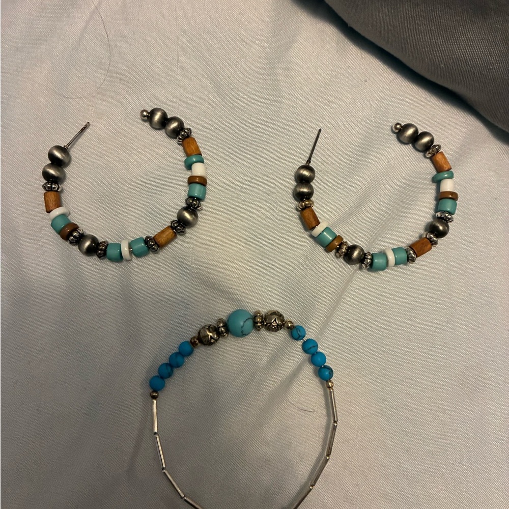 Silver and Turquoise Beaded Jewelry Set